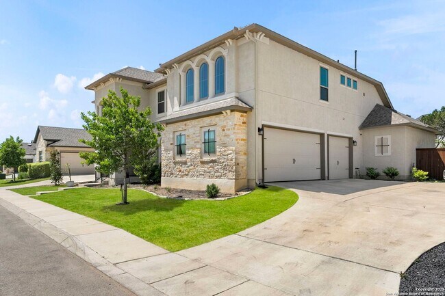 Photo - Charming Home Awaits: Spacious & in a Prime Location