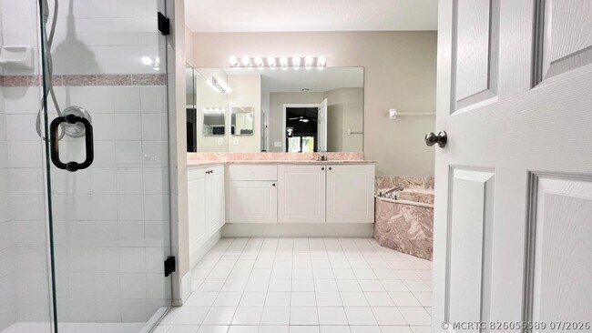 Photo - 1627 Oak Berry Cir