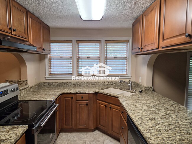 Photo - 203 Ivy Green Ln SE