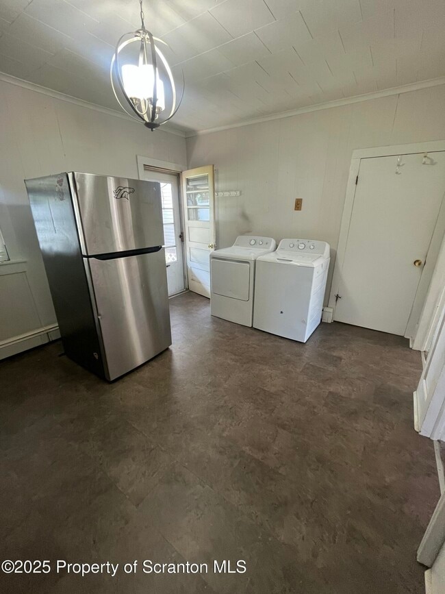 Photo - 525 E Lackawanna Ave