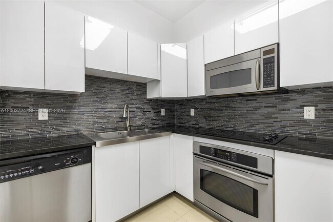 Photo - 6365 Collins Ave Unit 805