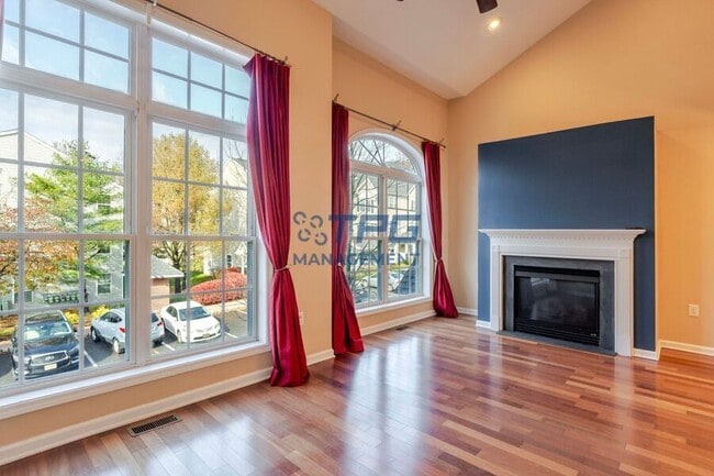 Photo - 117 Donato Cir