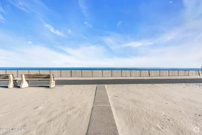 Building Photo - 115 Beach Front Rental