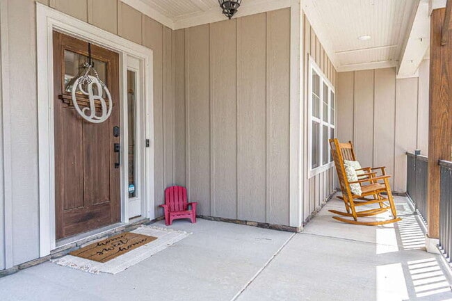 Photo - 156 Lakeview Dr