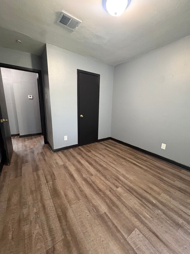 9315 Oak Knoll Ln
