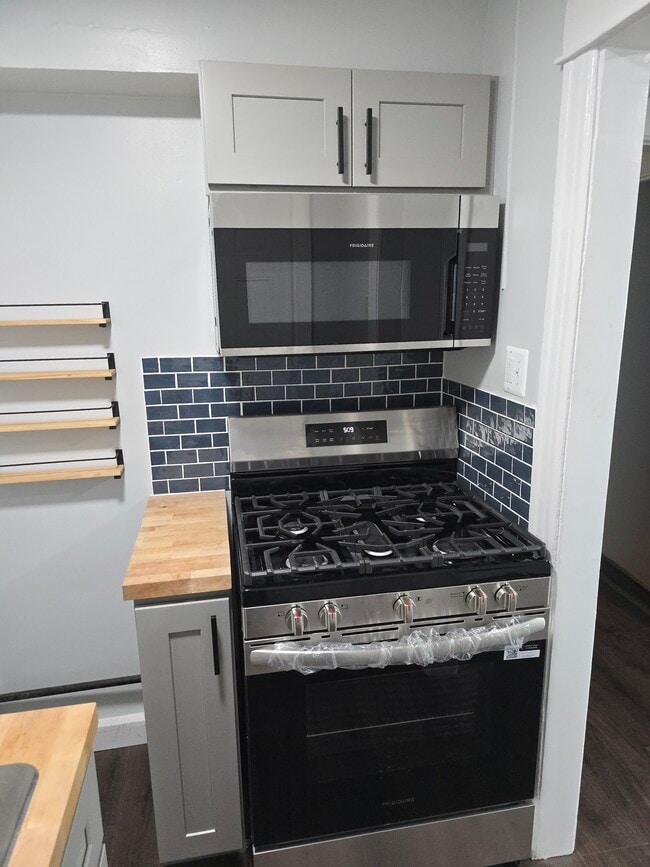 Photo - 1930 Magellan Ave Unit B