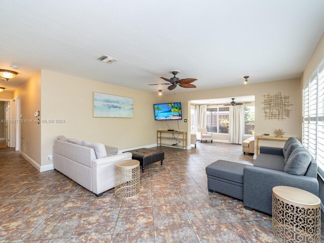 Photo - 417 NW 21st St