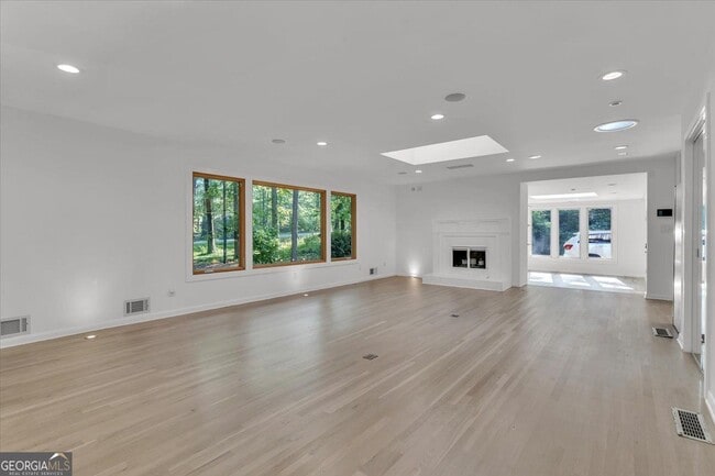 Photo - 2605 McKinnon Dr