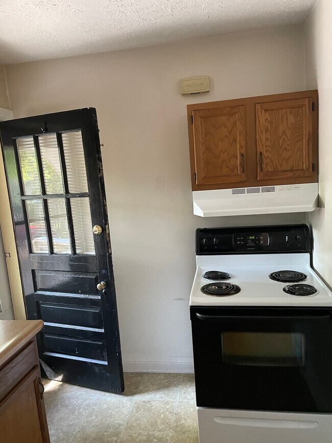 Photo - 210 Browns Ln Unit 1