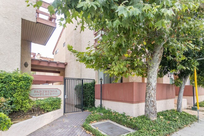 Photo - Spacious 3-Bedroom, 3-Bath Tri-Level Townh...