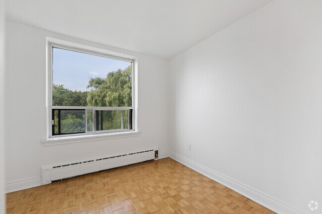 2BR, 1BA - 800SF - Bedroom