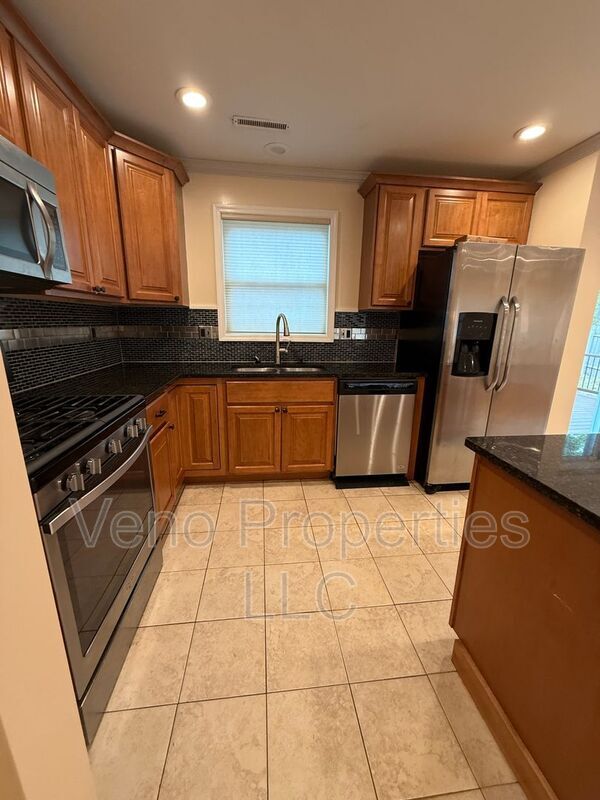 Photo - 330 Louden Rd