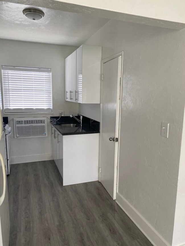 Hialeah Apartments East 7th Street