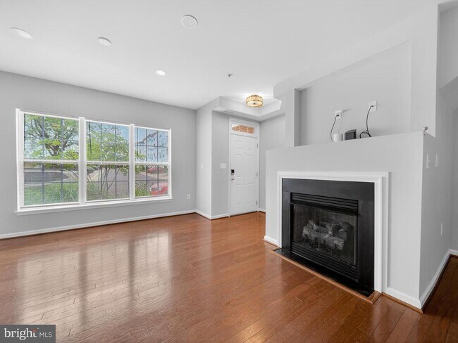 Photo - 6055 Wicker Ln