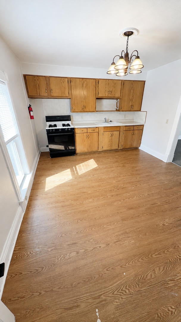 Building Photo - 622 S 3rd Ave Unit Upper