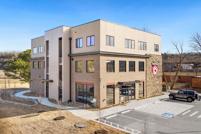 Photo - 10 Riordan Rd Unit ID1221879P