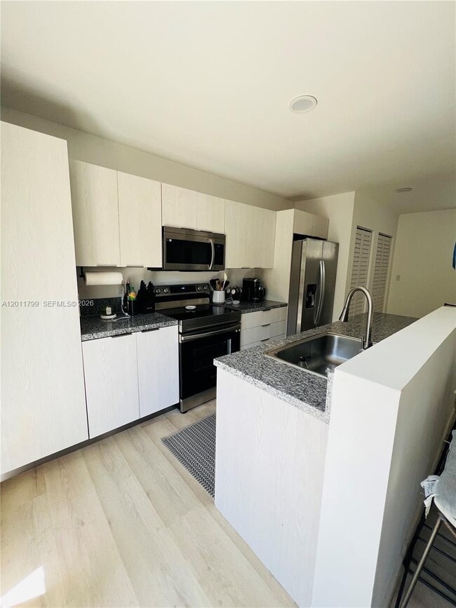 Photo - 958 NW 10th St
