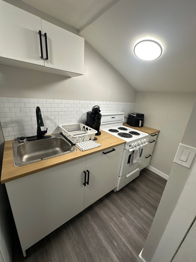 Building Photo - 27-27 Brule St Unit 6