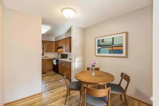 Photo - 204 NW Sharmin Dr
