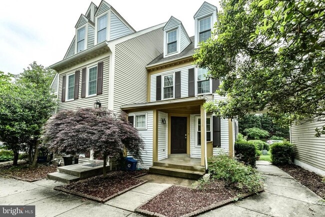 Building Photo - 12856 Mill Brook Ct Rental