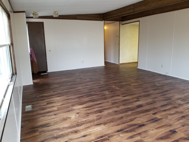 Photo - 24 E Adams St