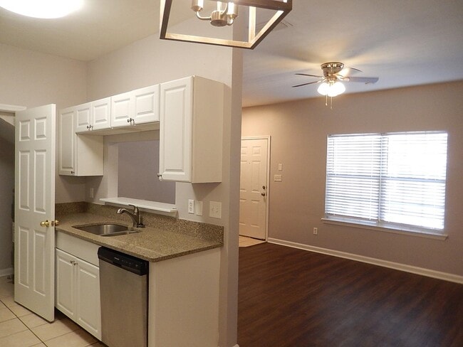 Photo - 3100 Dian Rd