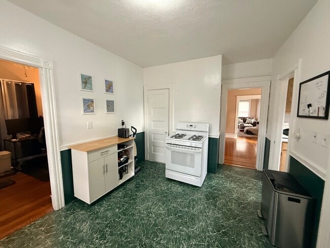 Photo - 42 Gibbens St Unit 2