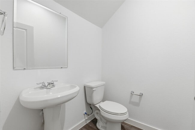 Building Photo - 3022 La Latina Dr