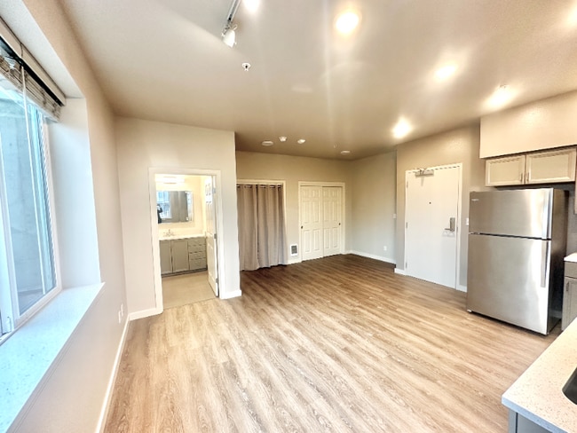 Photo - 2330 Yakima Ct Unit C104