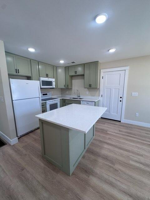 809 Hillcrest Dr