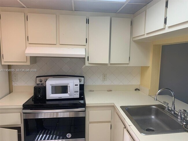 Photo - 10009 Winding Lake Rd Unit 106