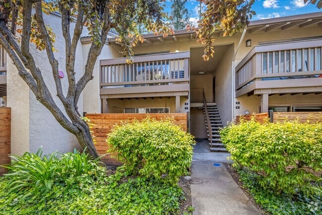 Building Photo - Walnut Creek! 1 bedroom 1 bathroom, Walk t... Unit #8 Rental