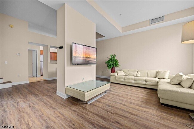 Photo - 526 Pacific Ave Unit TH 2