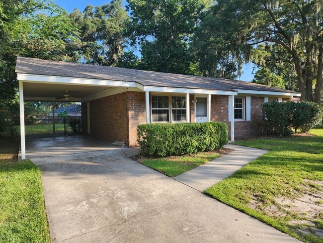 Photo - Available Mid August- 3bd, 2ba home with C...