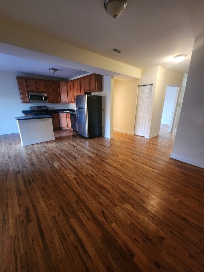 Photo - 5014 N Harding Ave Unit 2