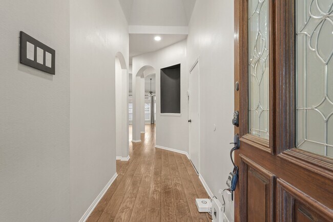 Photo - 18303 Heathridge Ln