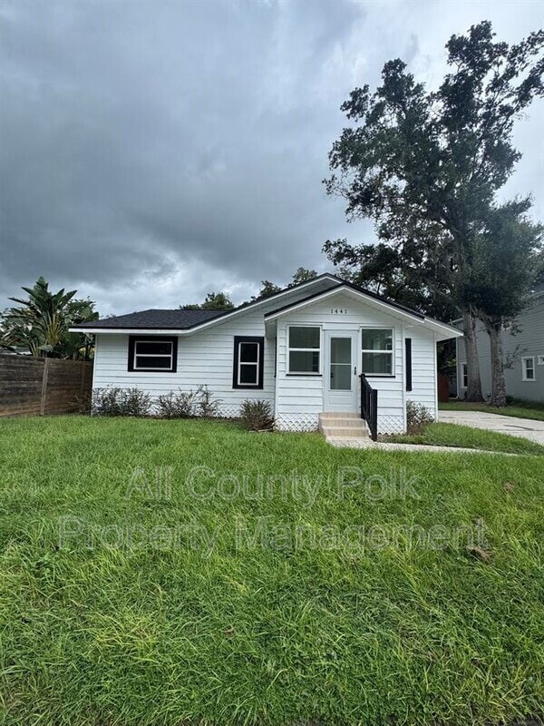 Building Photo - 1441 Dann St Rental