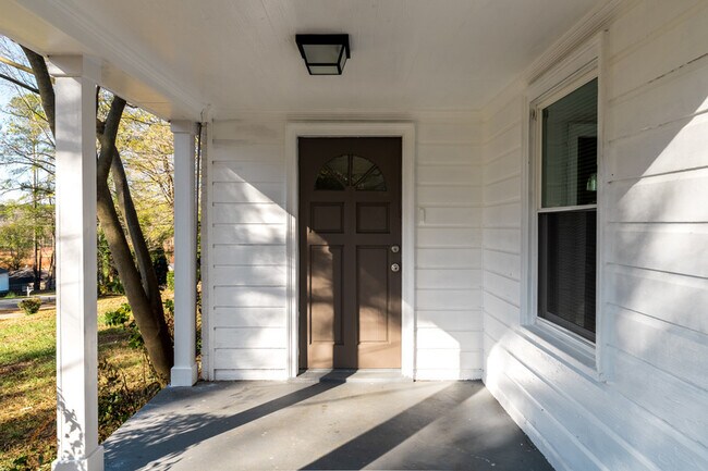 Photo - 1850 Hillsdale Dr