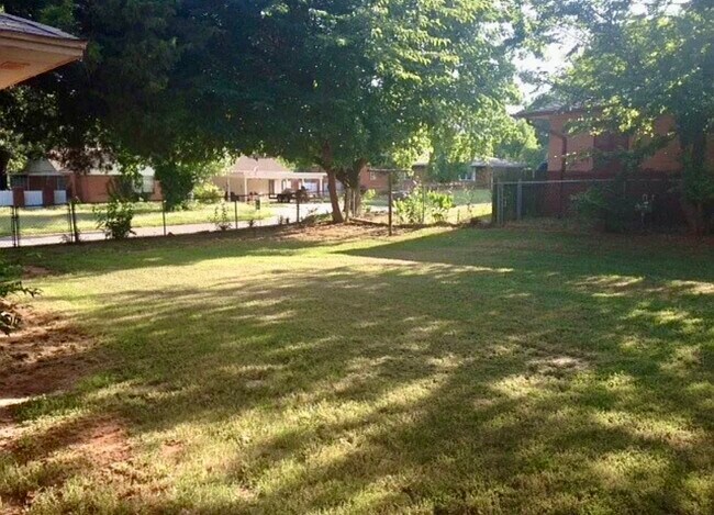 Photo - 601 N Sixth Street