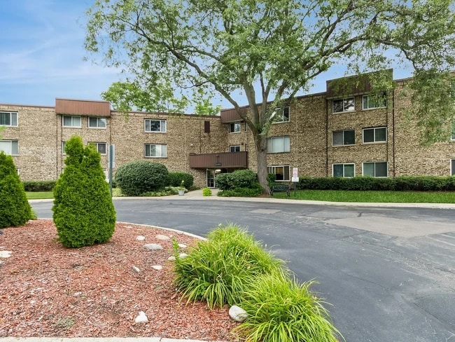 Building Photo - 2600 Brookwood Way Dr Unit 316a
