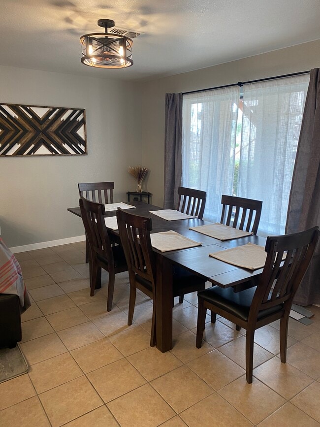 Photo - 1440 N Idaho Rd Unidad 1065