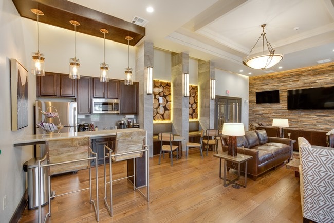 Crowne at Timberline