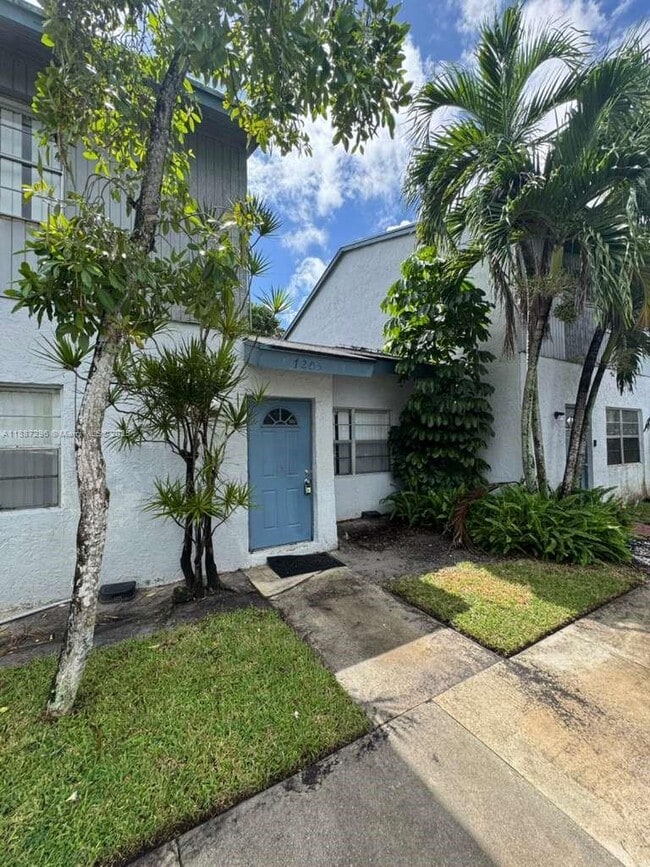 Building Photo - 7205 W Sunrise Blvd Unit 7205