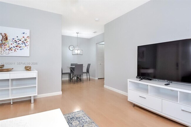 Photo - 1015 SW 30th St Unit 1015