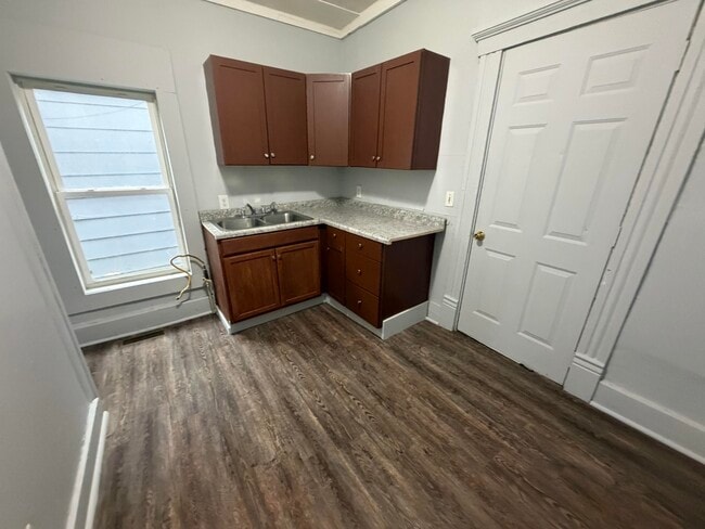 Photo - 1129-A Jackson-