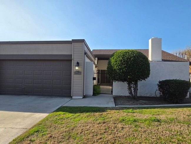 Building Photo - 6901 Courtside Cir Unit 3