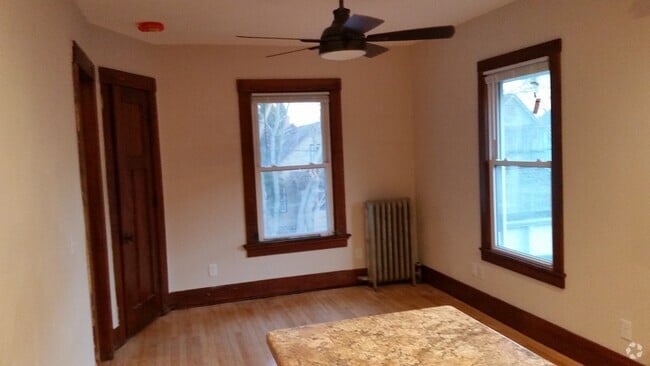 Building Photo - 2045 E Washington Ave Unit 3 Rental