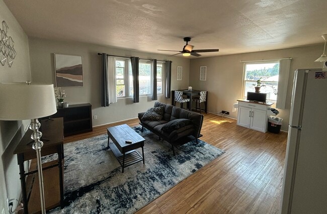 Photo - 849 N 4th St