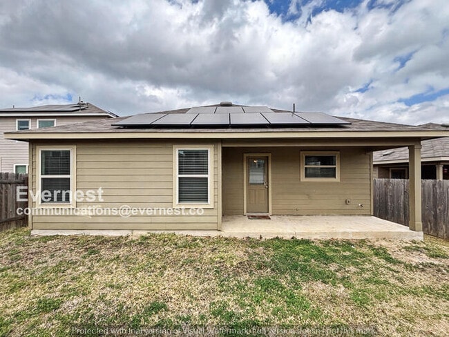 Photo - 4 Bed/2 Bath Home with Garage / Pet-Friendly / Available Now!