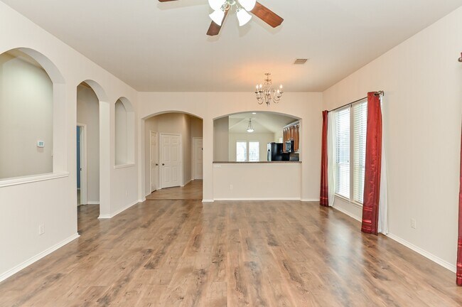 Photo - 2106 Castle Gardens Ln